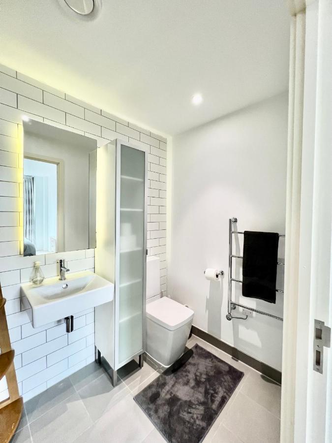 Luxury 2 Bedroom 2 Bathroom Apartment - London City Airport Exteriér fotografie