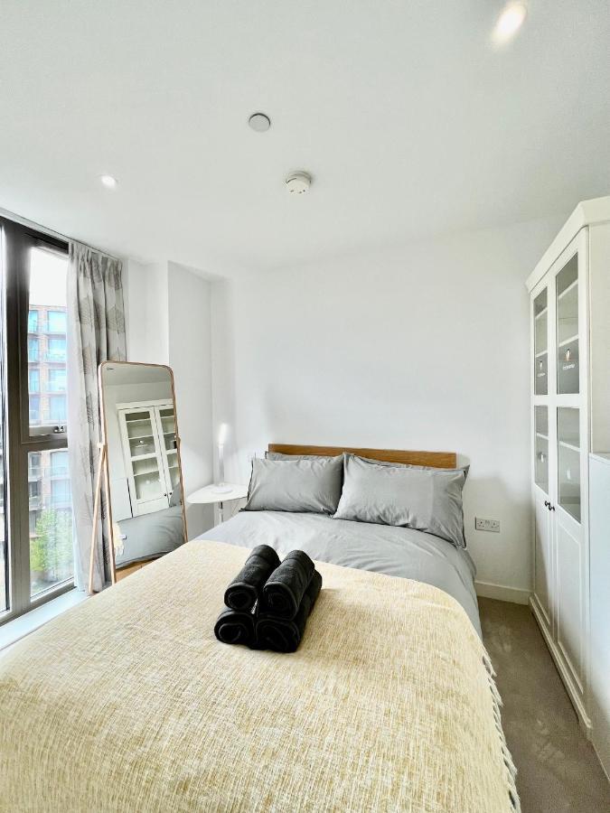 Luxury 2 Bedroom 2 Bathroom Apartment - London City Airport Exteriér fotografie