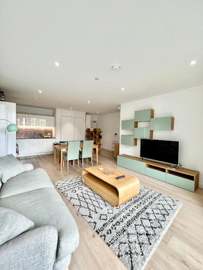 Luxury 2 Bedroom 2 Bathroom Apartment - London City Airport Exteriér fotografie