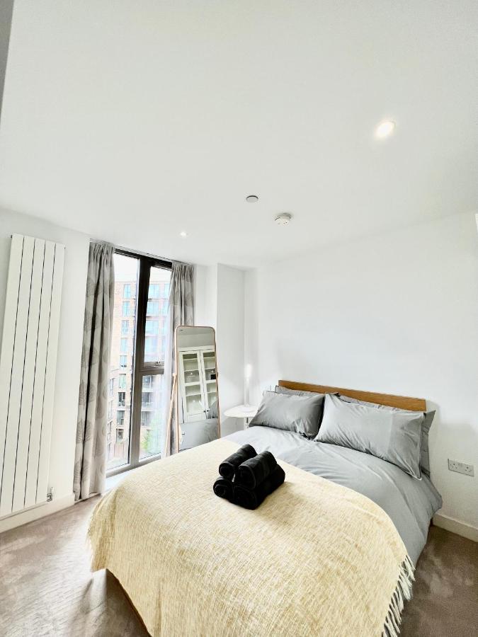 Luxury 2 Bedroom 2 Bathroom Apartment - London City Airport Exteriér fotografie